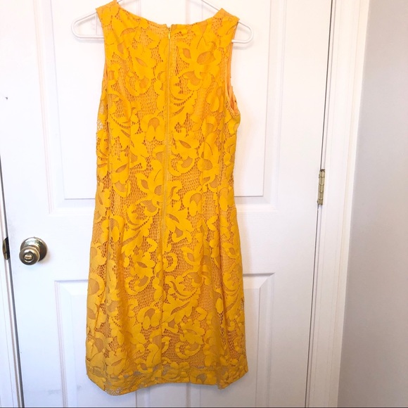 Eva Mendes for New York and Company yellow dress. - Picture 9 of 15